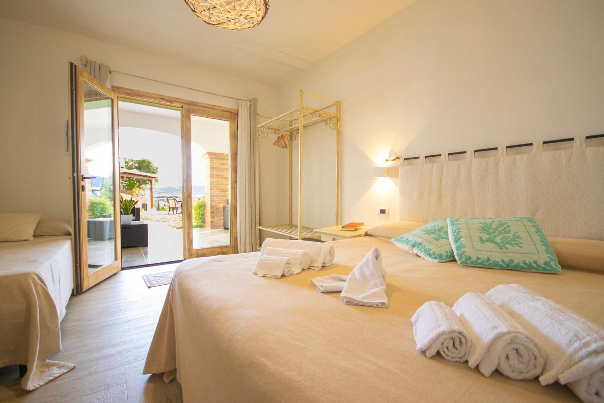Hotel Essenza Di Mirto La Caletta Room photo