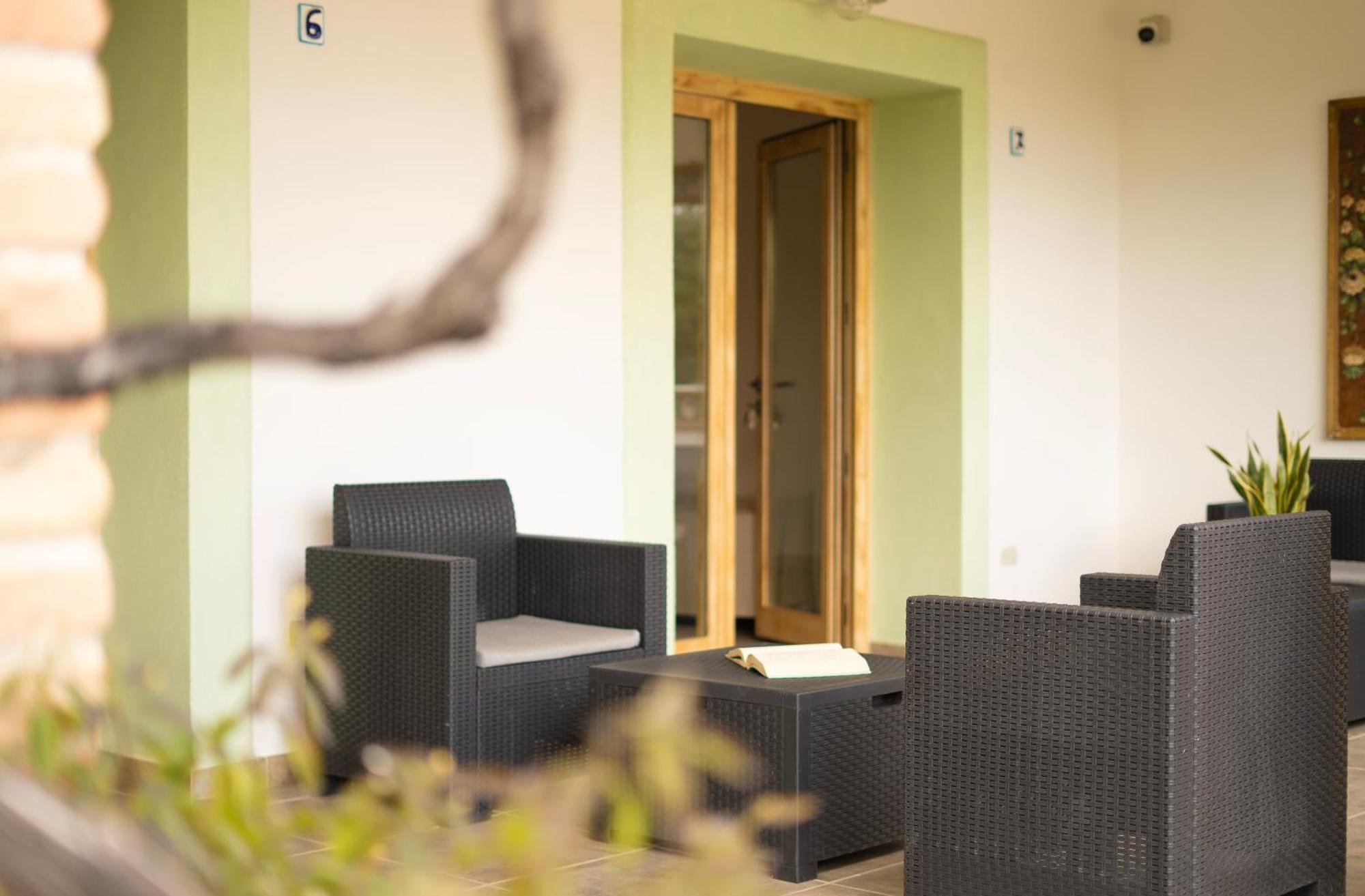 Hotel Essenza Di Mirto La Caletta Room photo