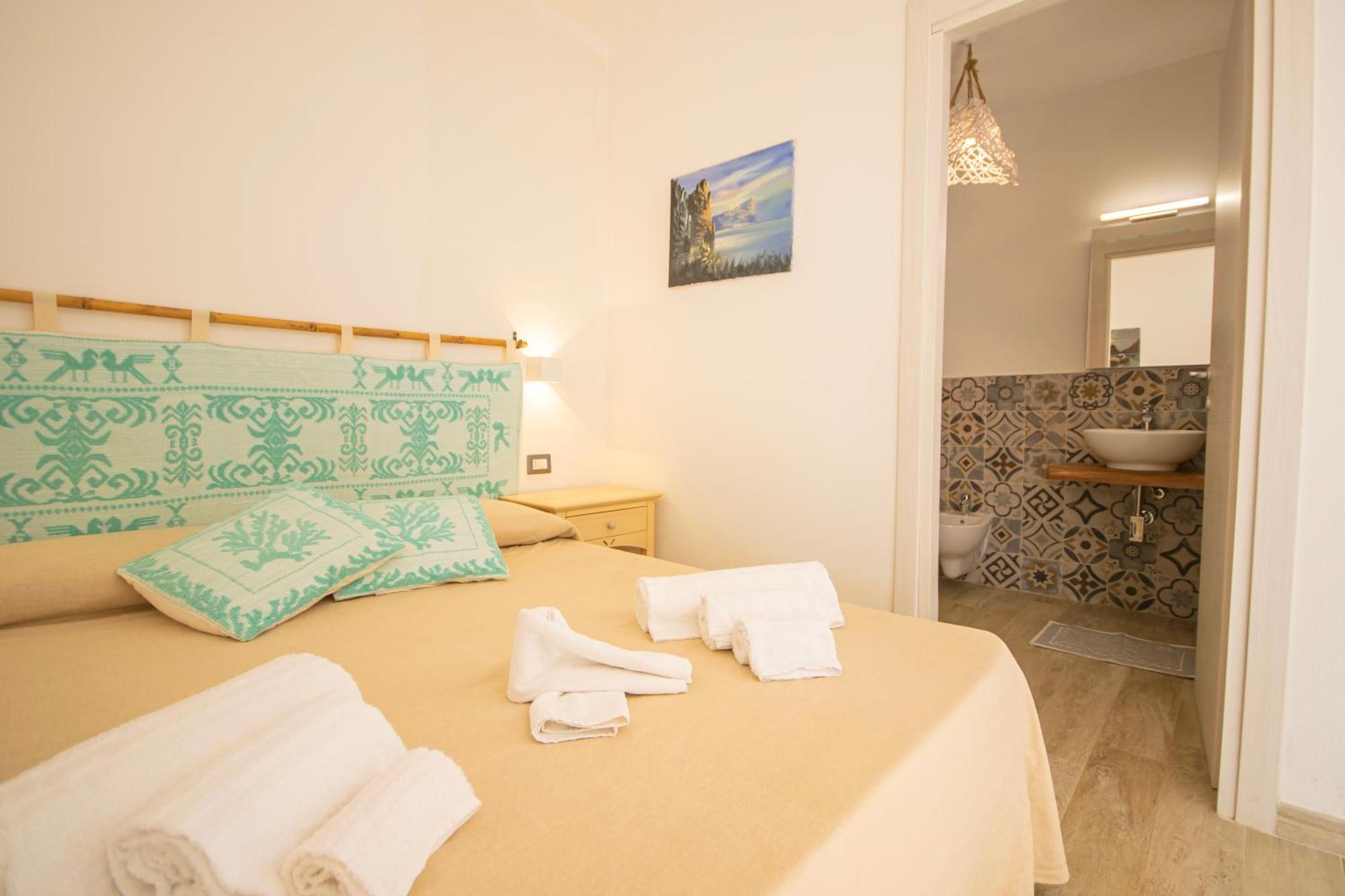 Hotel Essenza Di Mirto La Caletta Room photo